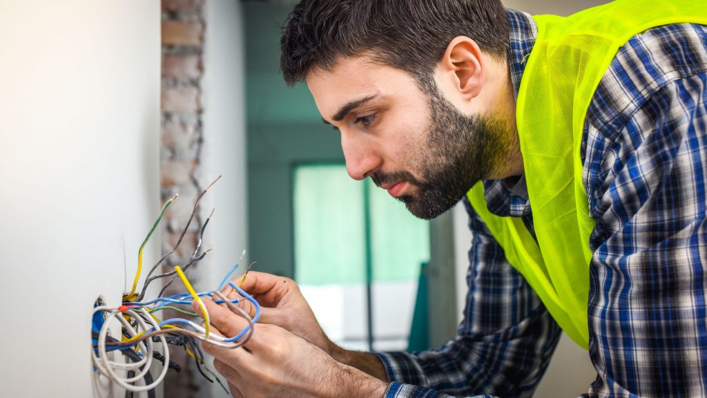 Electrical Service In Grand Prairie, TX- Finding The Right Professionals For Your Needs