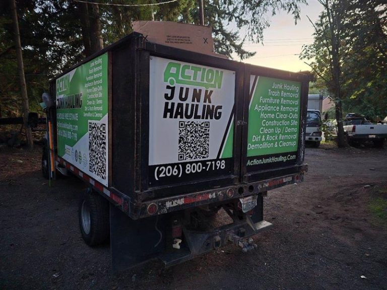 Service to Clean Out Your Storage Unit Junk Away for a New Start